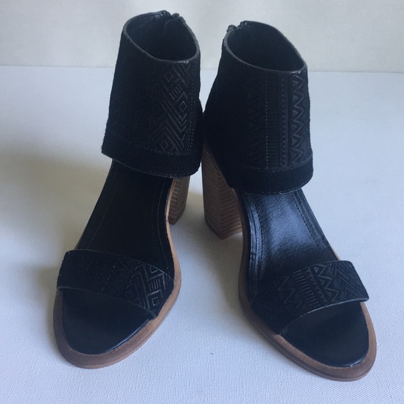 Kelsi Dagger Brooklyn Merrik Sandal Sz 7.5 - Picture 2 of 8